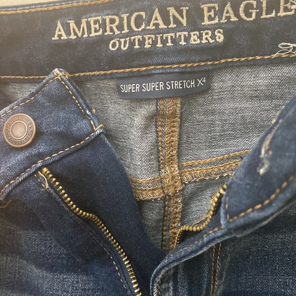 American Eagle Women’s Dark Wash Blue Super Hi Rise Jeggings - Picture 6 of 10